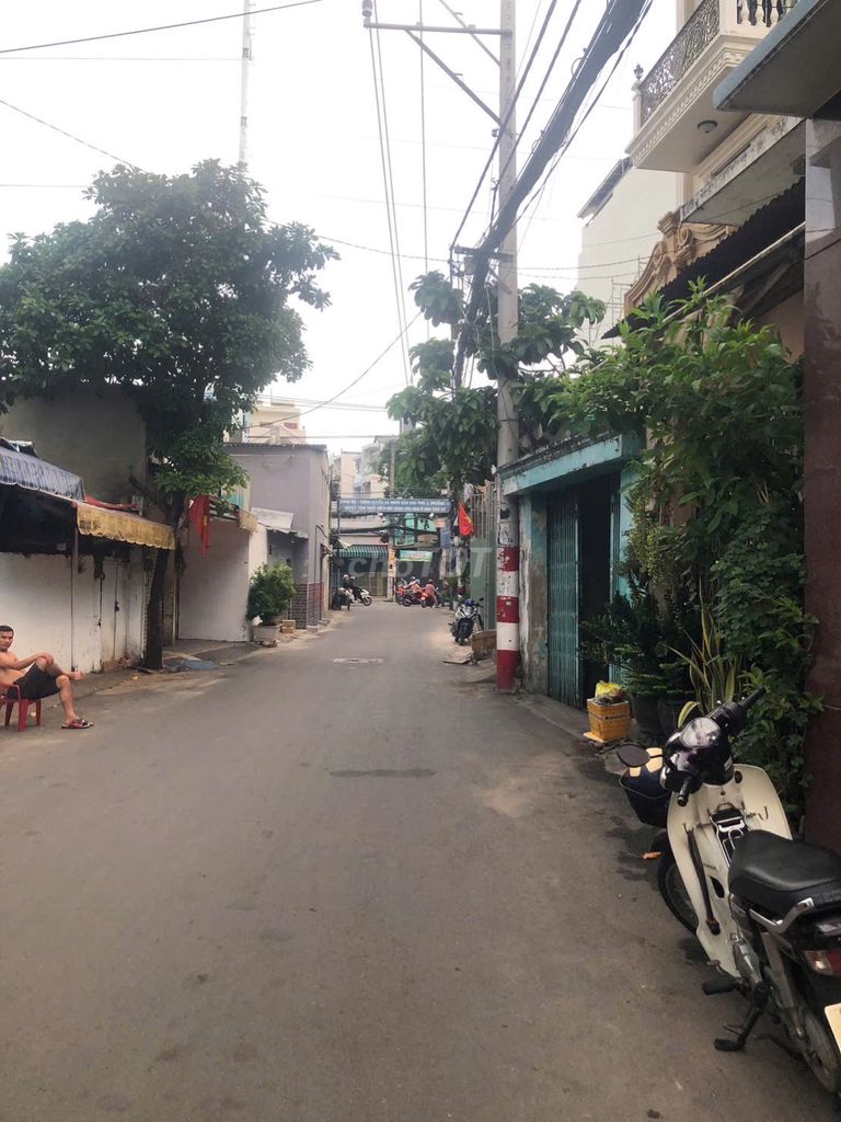 rents 536 / Âu Cơ - 710 Tân Bình 4 x 17 M cast. 1 alley 7 M