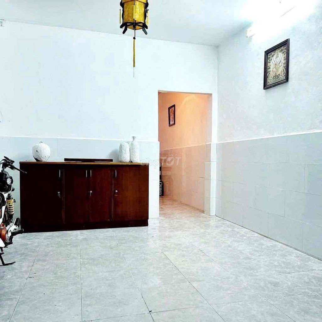 The Phó Đức Chính front house, the T-minus 3 bedrooms, 2 free toilets.