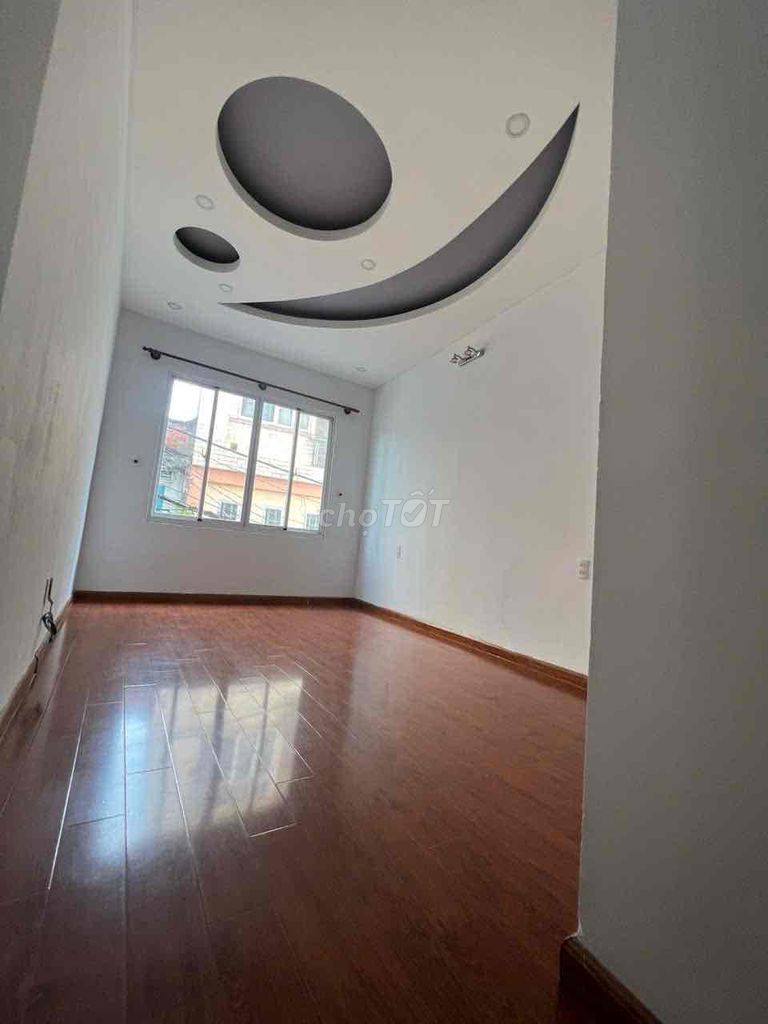 The homeowner needs to rent Nhiêu Tứ right into the Pai Phú Nhuận.