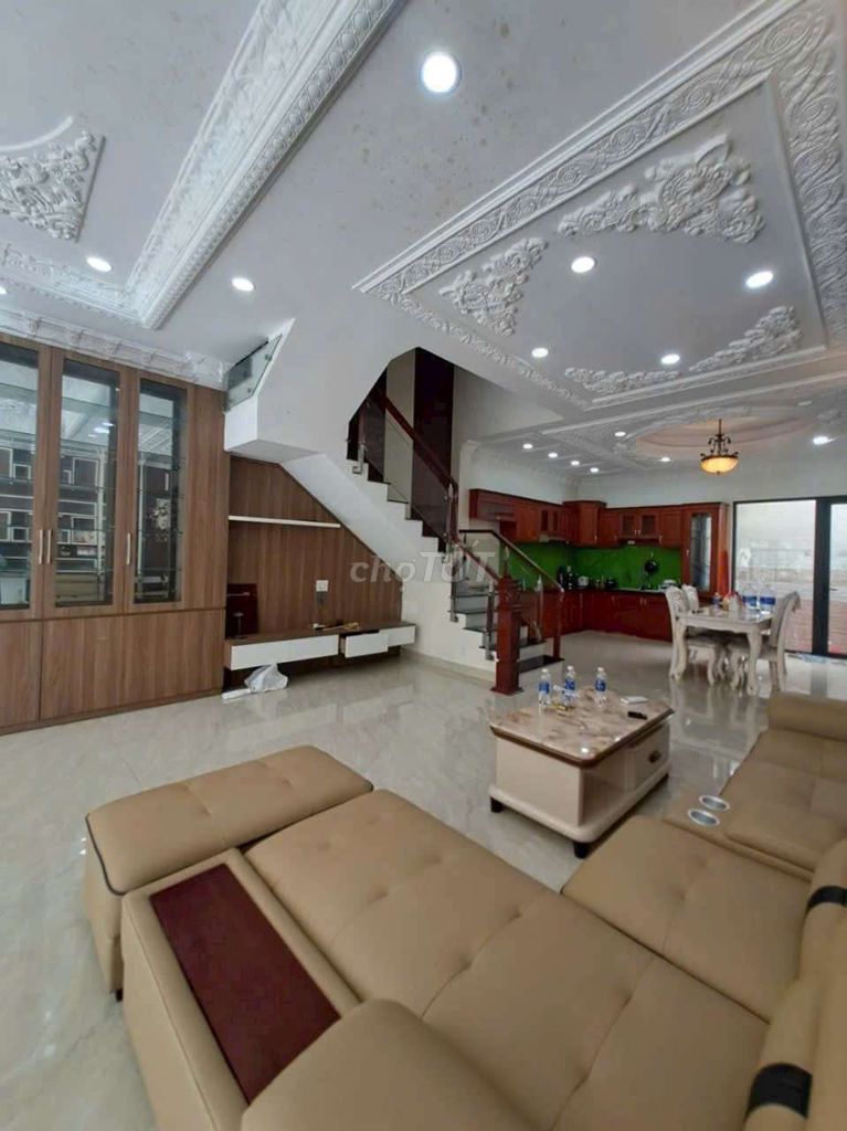 High-level street - area 5 X16 M - 7000 Cents