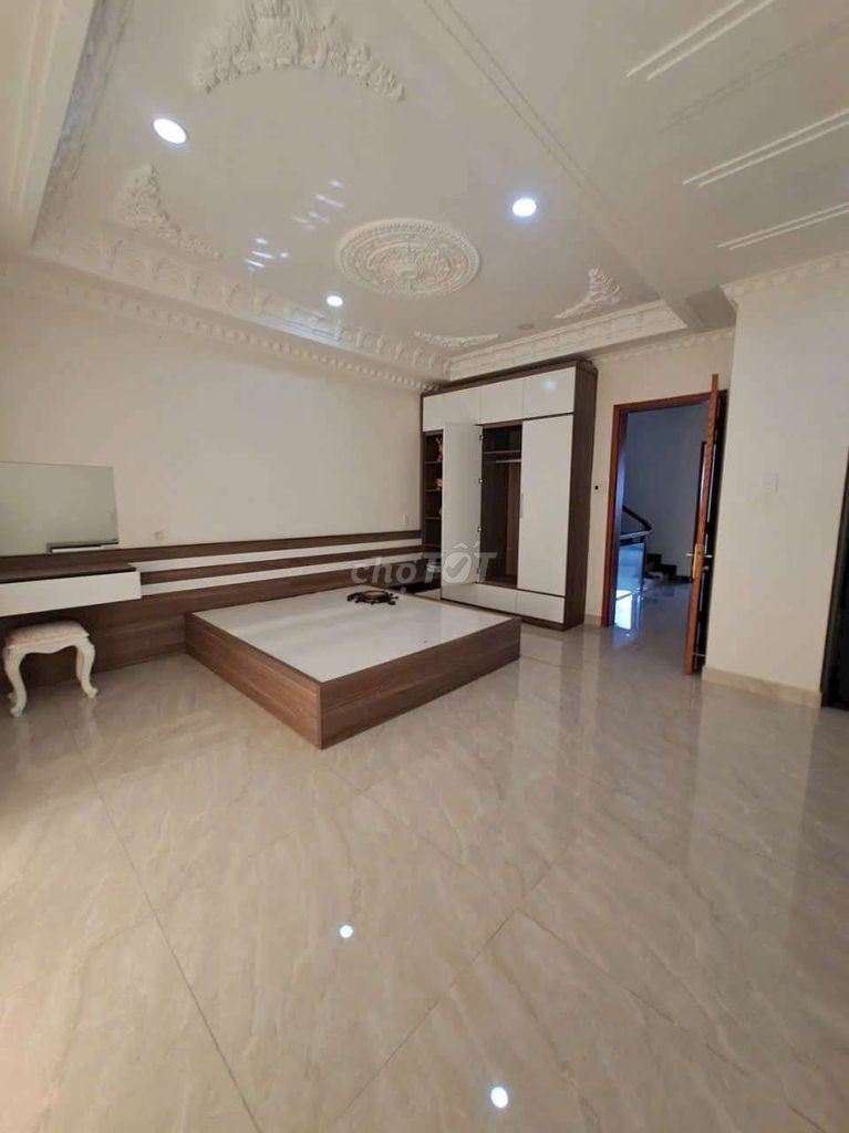 High-level street - area 5 X16 M - 7000 Cents