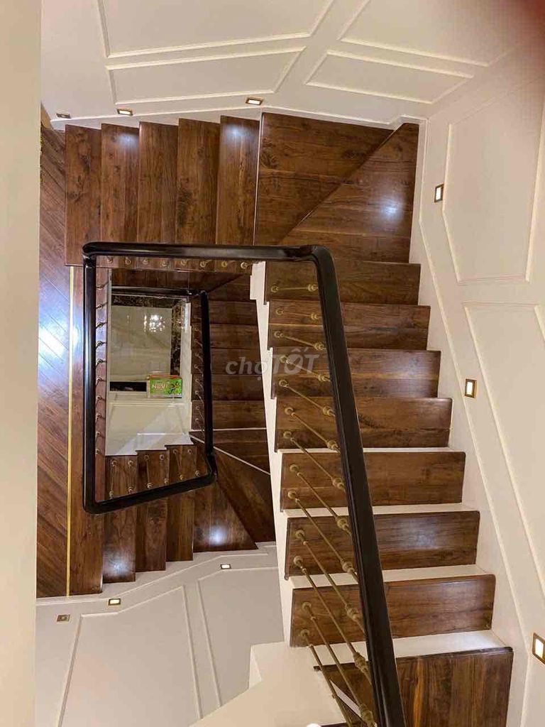 Park Riverside villa rents full interior for 27 to 40 million a month.