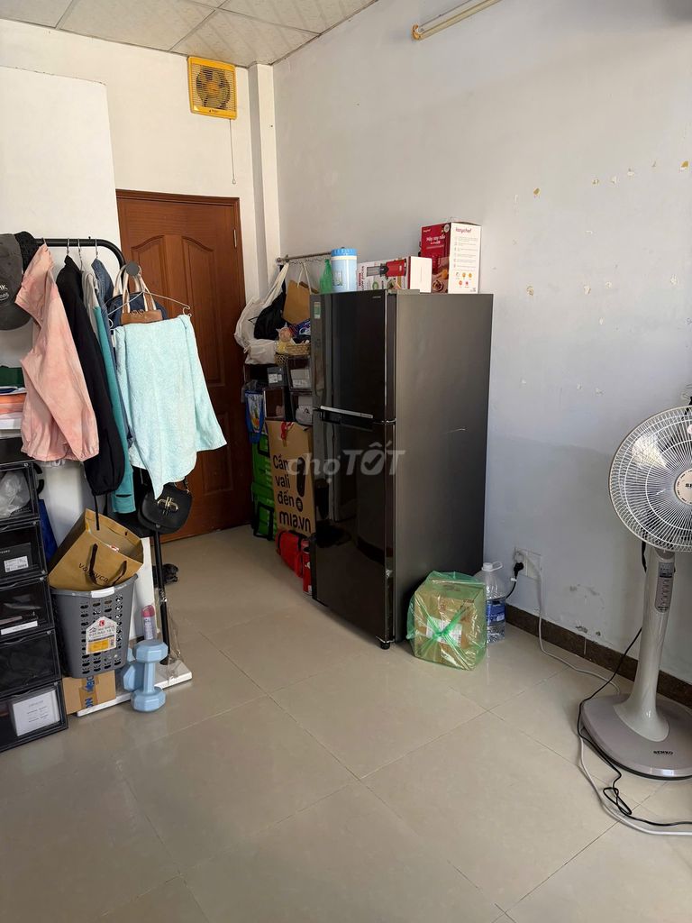 Rent 20 feet clean, 98/27, air conditioning, 17th Street, P. Tân Thuận Tây