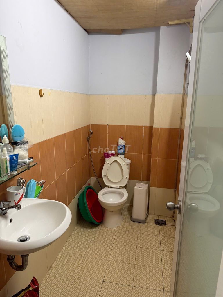 Rent 20 feet clean, 98/27, air conditioning, 17th Street, P. Tân Thuận Tây