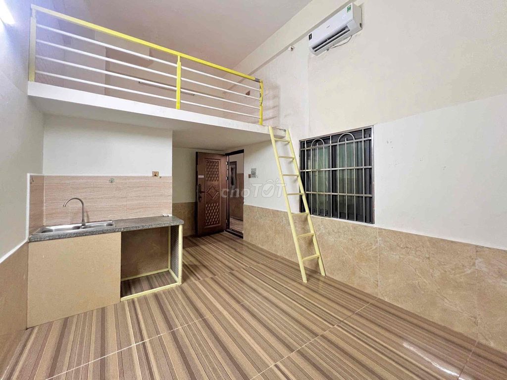The student room is cheap near the public's High Court