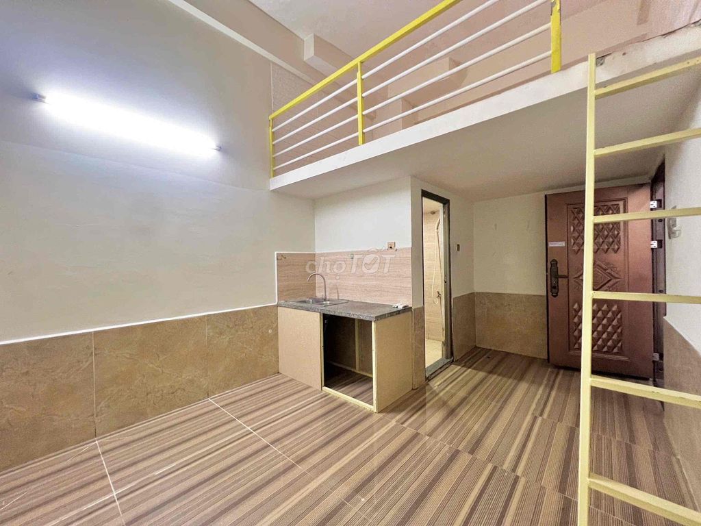 The student room is cheap near the public's High Court