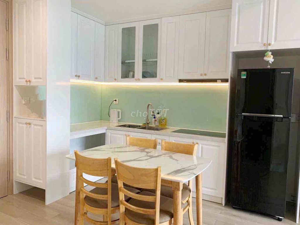 Rent an apartment across the street of Avevard-- management fee.