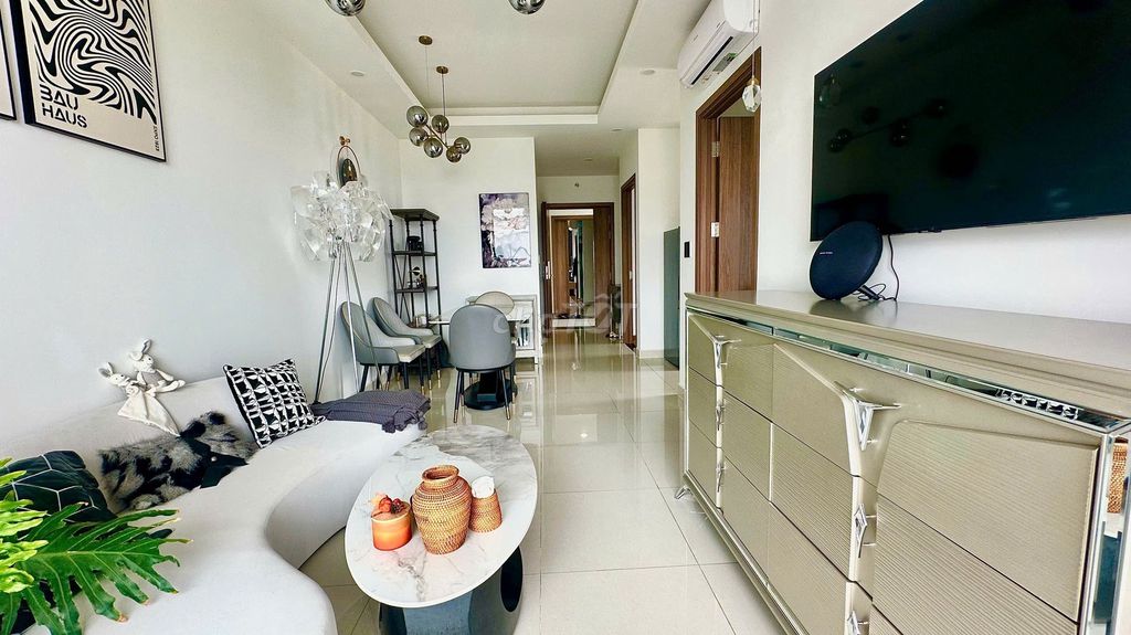 Two bedrooms-- two riverside district toilets, full interior of only 11 million!
