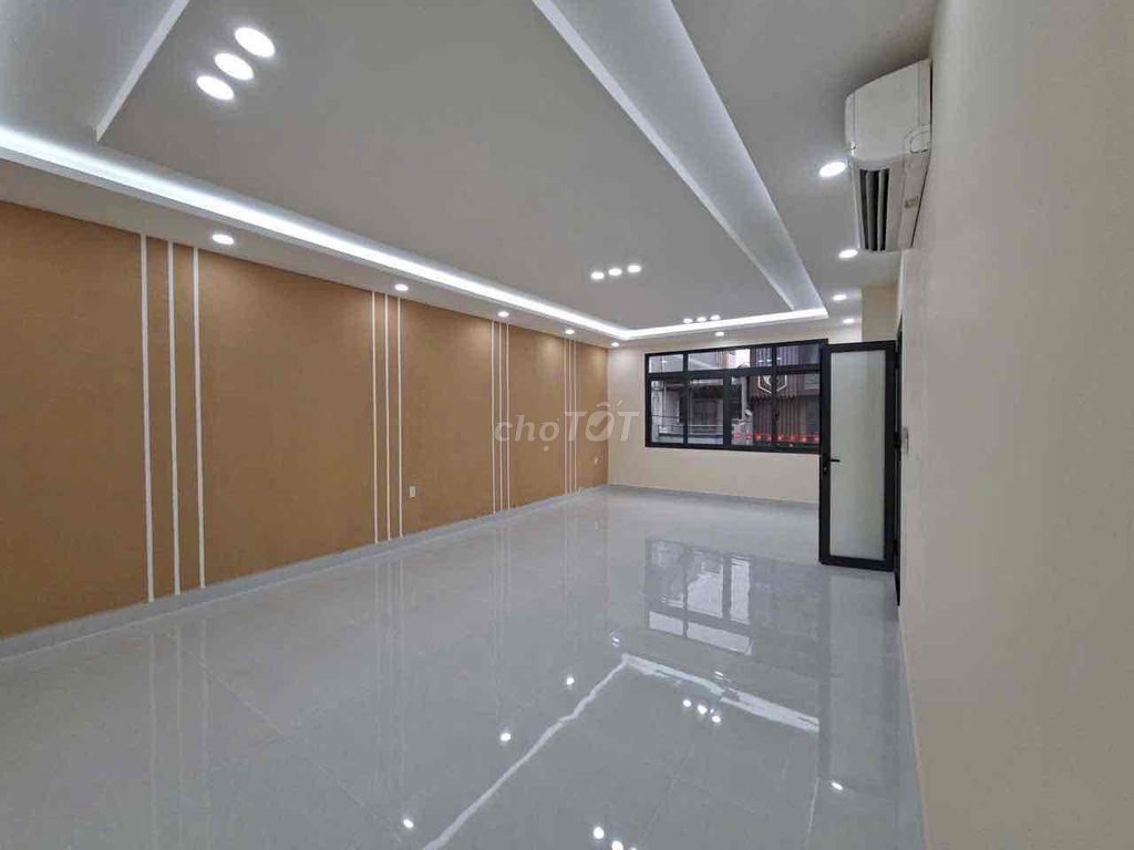 It's a business complex right here in the Valley of Thống Nhất.