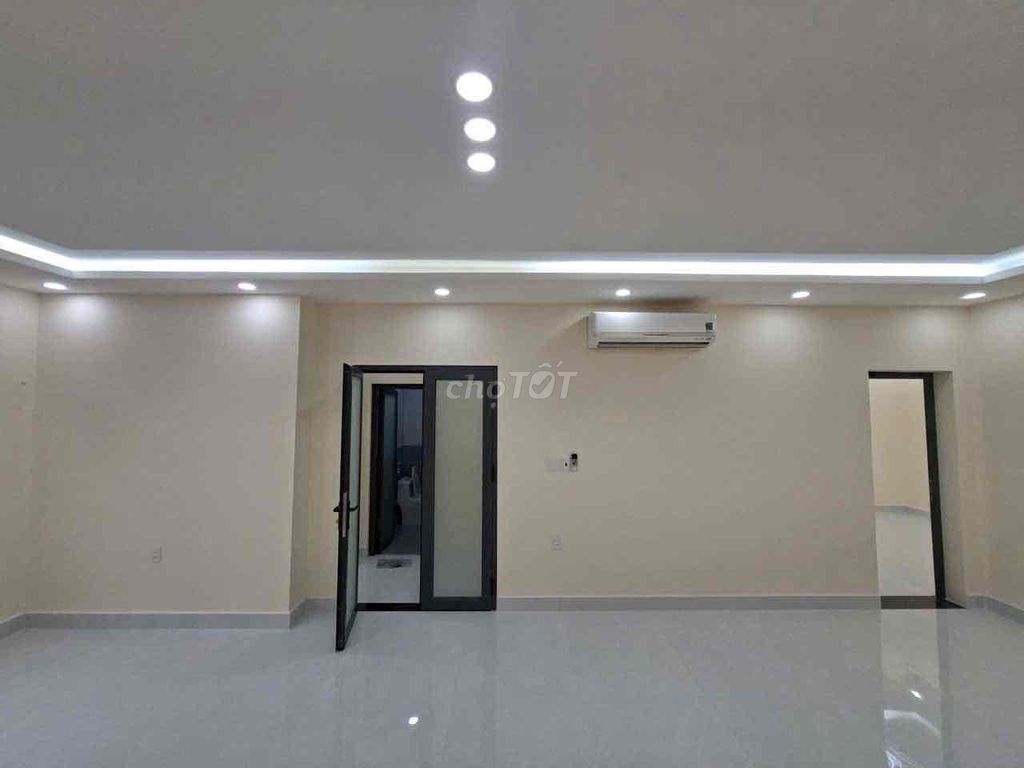 It's a business complex right here in the Valley of Thống Nhất.