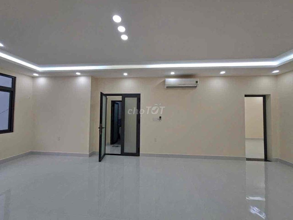 It's a business complex right here in the Valley of Thống Nhất.