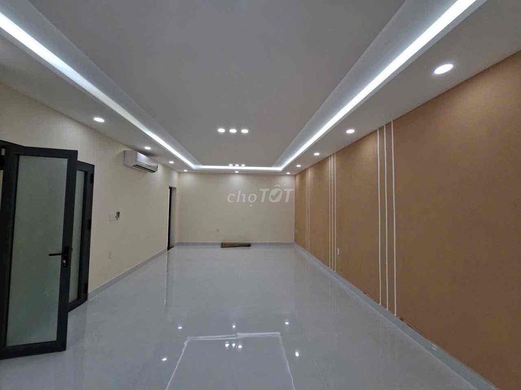 It's a business complex right here in the Valley of Thống Nhất.