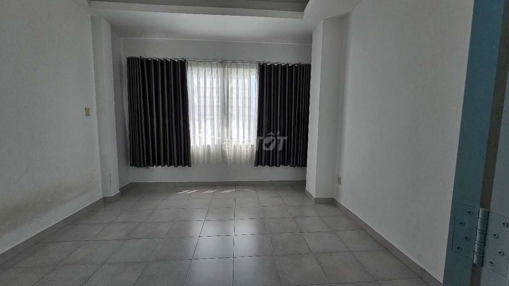 Rent a four-story building downtown 7 has four beautiful bedrooms for 17 million.
