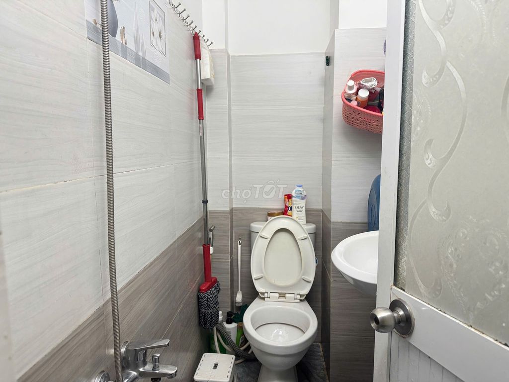 Rent the Đoàn Văn Bơ Underprivilegation Room, District 4