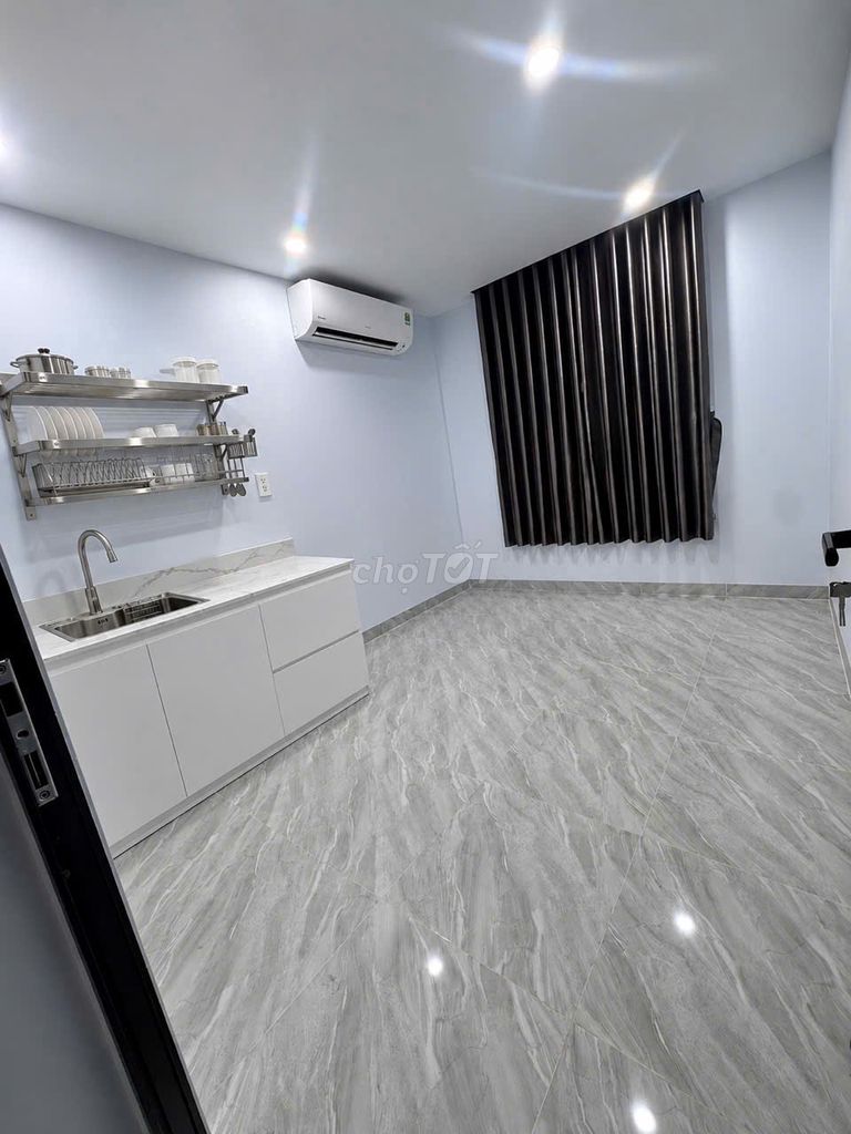 Rent a new room with a balcony elevator in Bình Hưng Hoà B.
