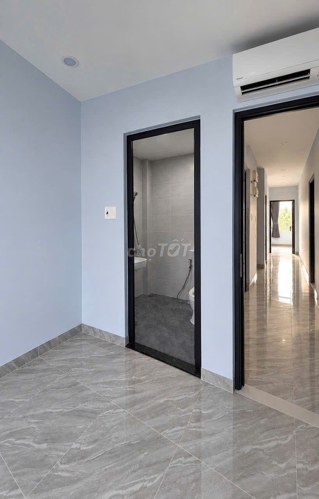 Rent a new room with a balcony elevator in Bình Hưng Hoà B.