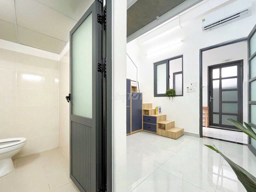 The main guard room is near Lang, Vincom Gò Vấp