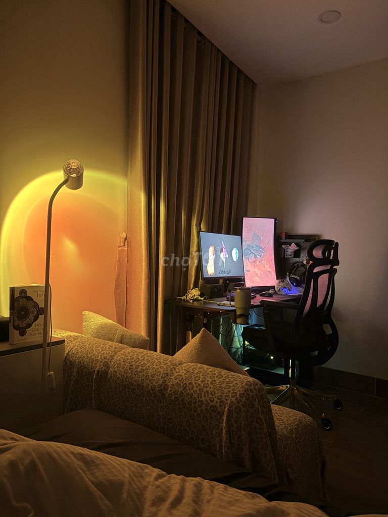 The kitchen bedroom is in the center of Bình Thạnh.