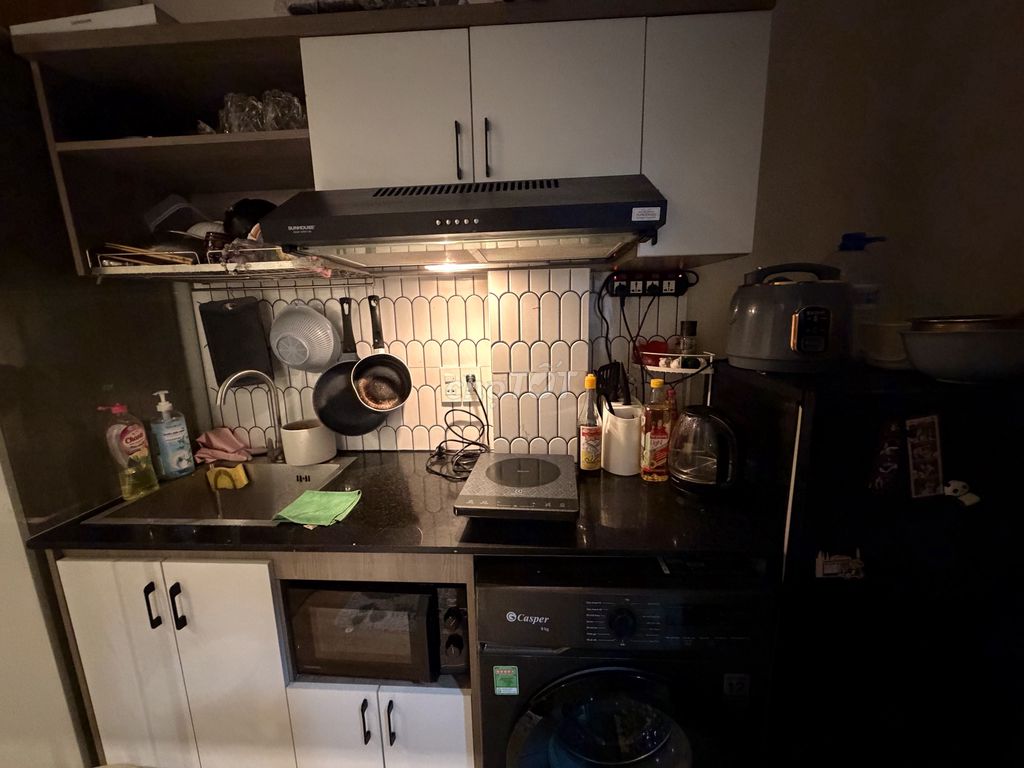 The kitchen bedroom is in the center of Bình Thạnh.