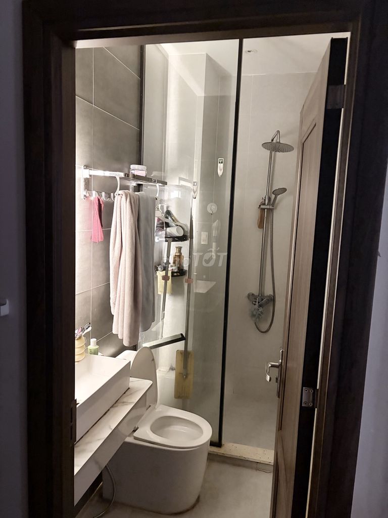 The kitchen bedroom is in the center of Bình Thạnh.