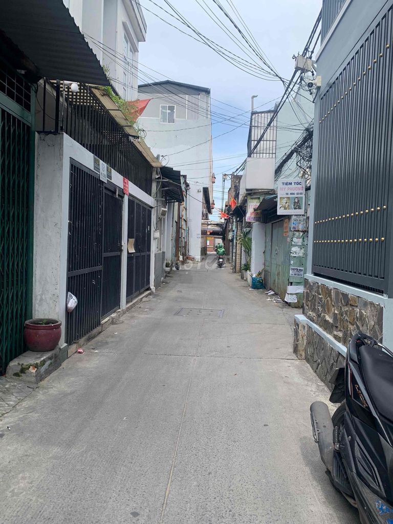 Grounder, 4th x 15-3 Bedrooms C4 (442) Penal Reservation Road