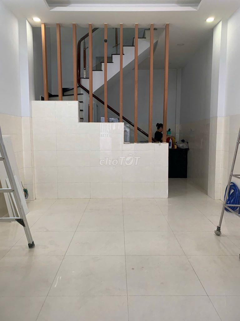 LlN Đồng Xoài area house: 4 x 8, 3 floors, 3 bedrooms