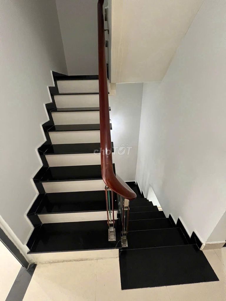 LlN Đồng Xoài area house: 4 x 8, 3 floors, 3 bedrooms
