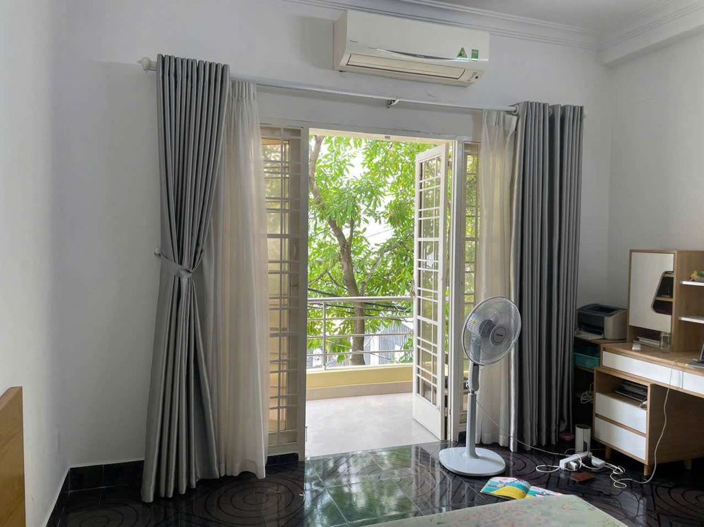 Renting an alley-car house-- Huỳnh Tấn Phát, District 7