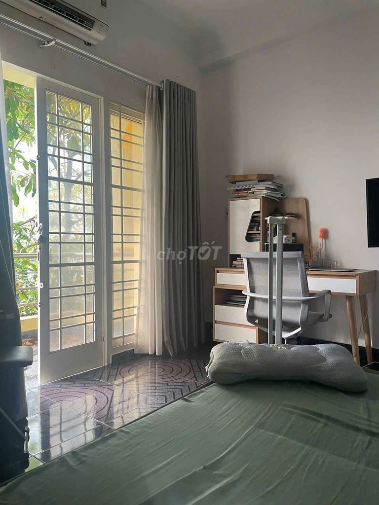 Renting an alley-car house-- Huỳnh Tấn Phát, District 7