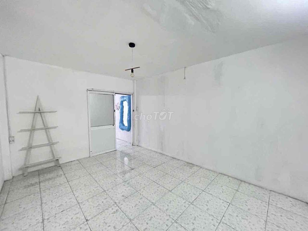 Rent the original Phó Đức Chính, Bình Thạnh – 4 x20 meters, 1 ground 1.