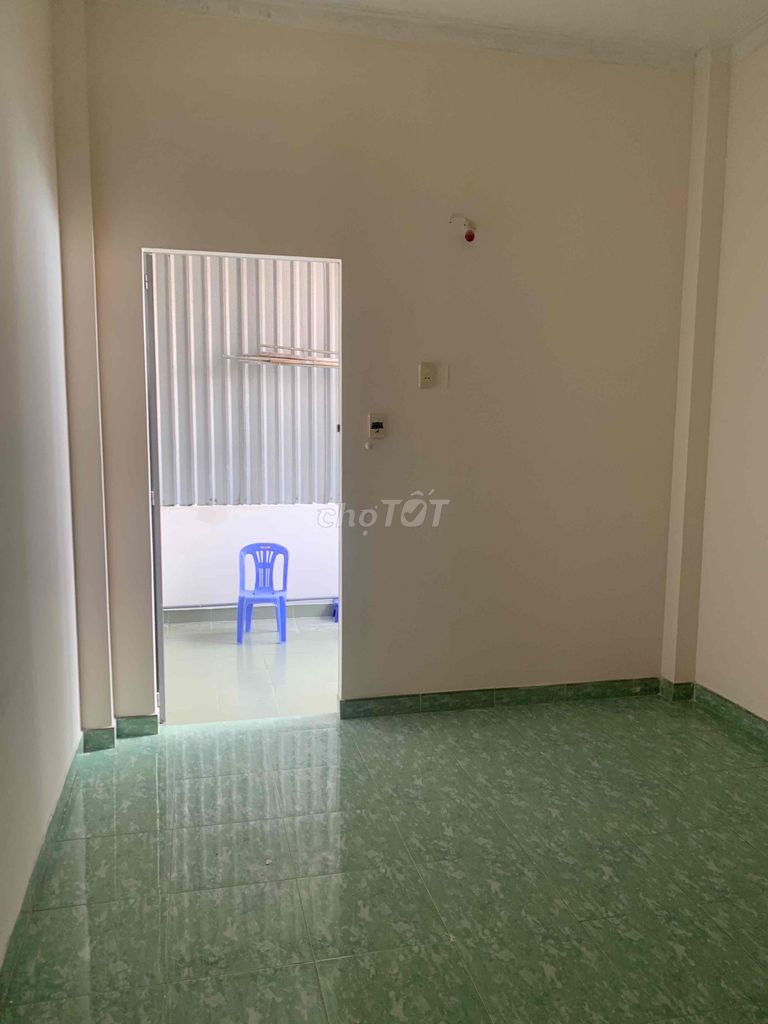 Three-story rentals x 17-4 bedroom, three toilets-the front of 12 mM. 8 by 2.5 M.