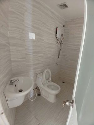 Two bedrooms two-61 m- Khan rare 6 million-4 with refrigerators, hot water.