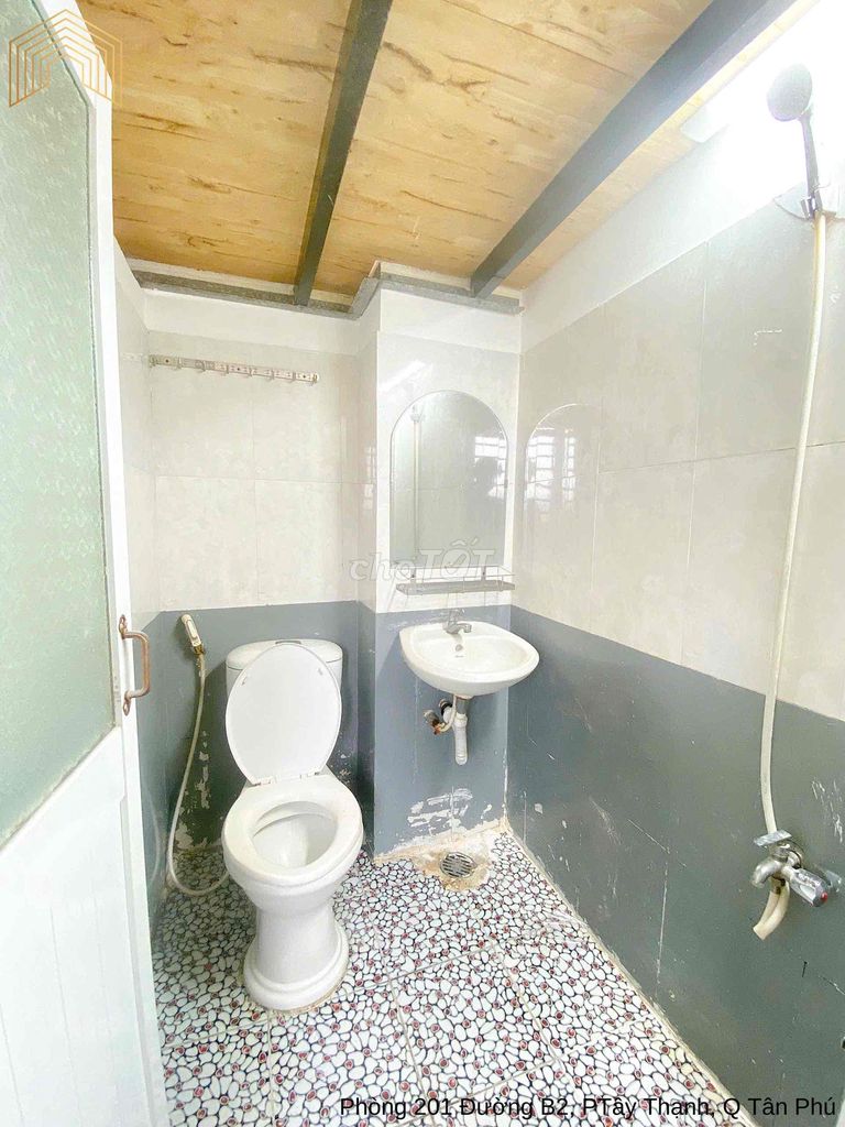 FARC have guards, sky windows - full Tây Thạnh interiors, heavytons