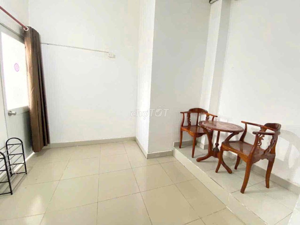 Rent a service apartment in bhh B, near the Green City Market.