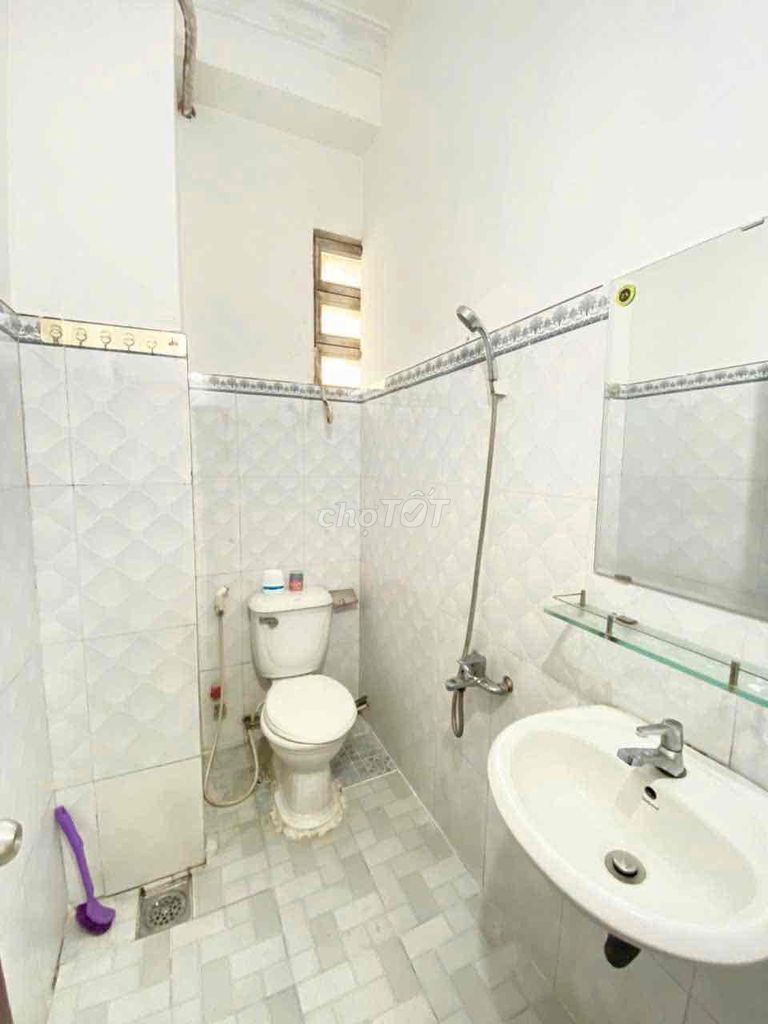 Rent a service apartment in bhh B, near the Green City Market.