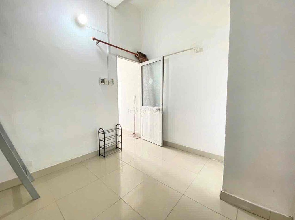 Rent a service apartment in bhh B, near the Green City Market.