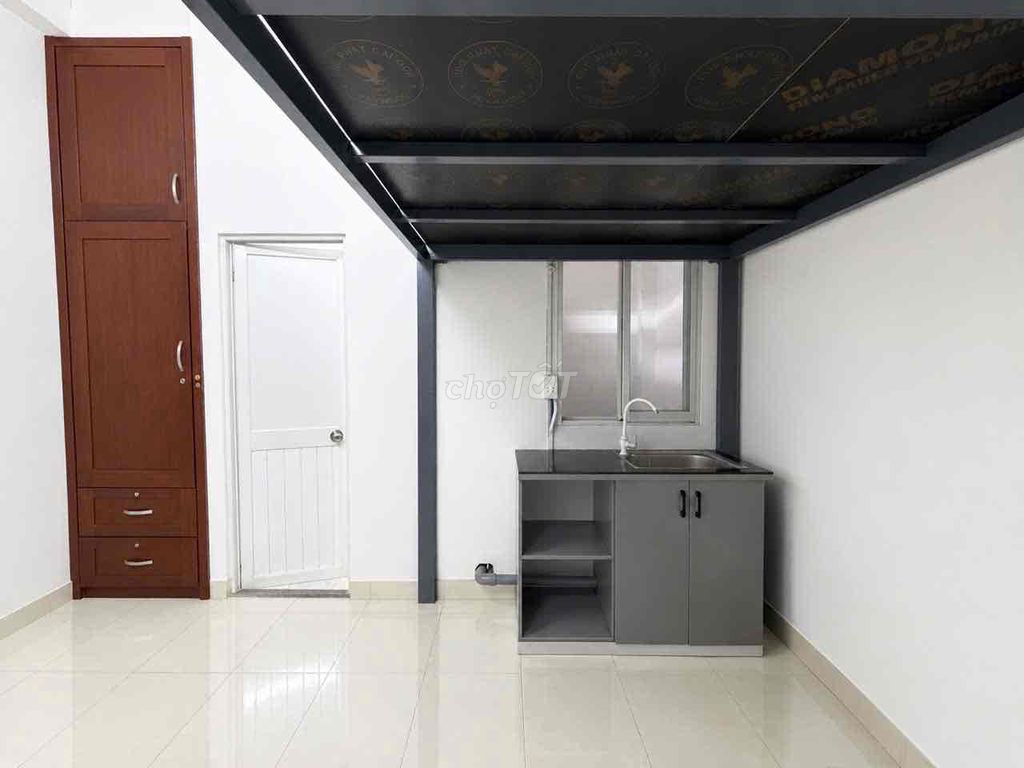 high-price guard ready air conditioning close to aeon Tân Phú