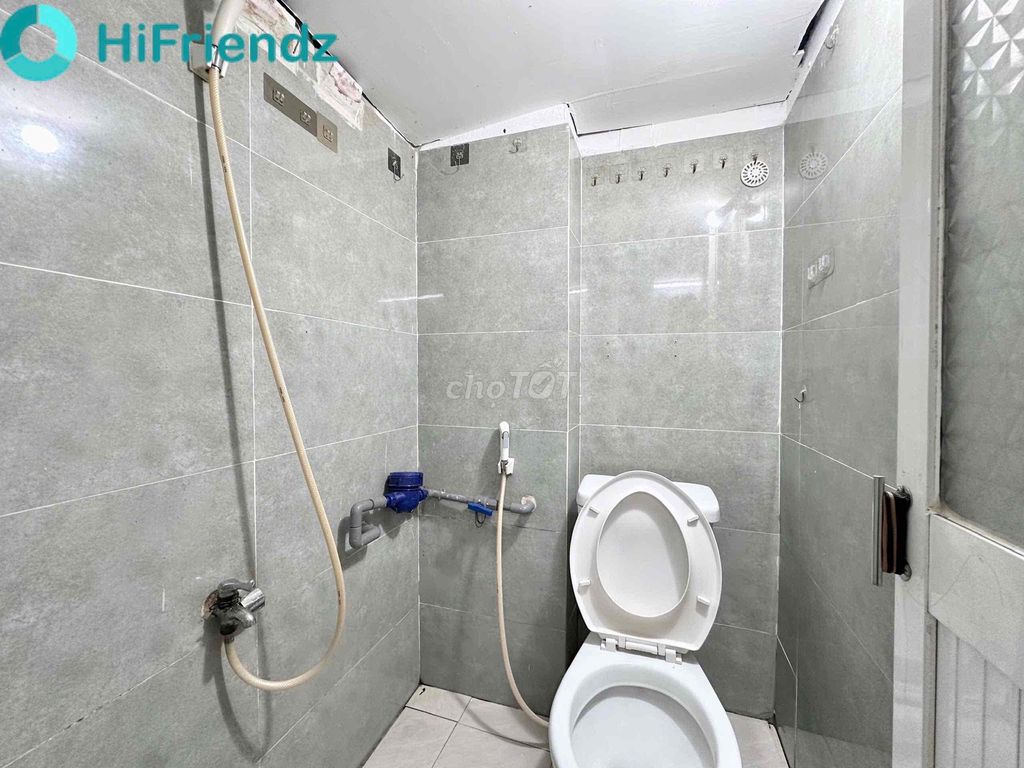 Rooms with Stingers, kitchens, private toilets, Squatty Prices, Workman.