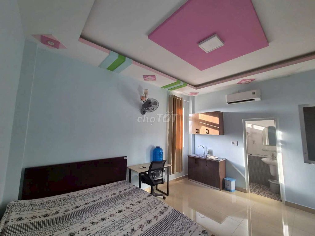 It's the owner who rents a full-in-house apartment.