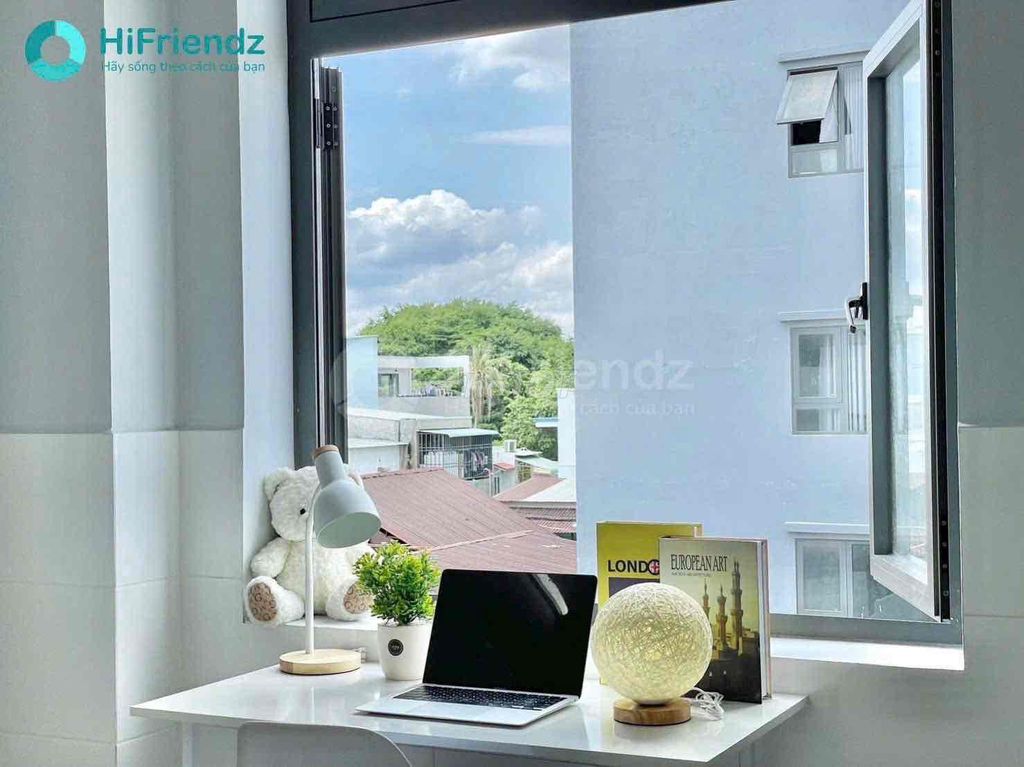 rented a cool, sunny, sunny, open-air window with -vlu - ahh