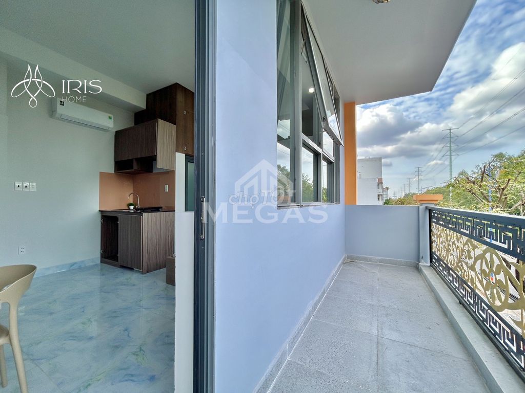 Cheap balconies studio. Full elevator furniture in the apartment of ioisoho District 2.