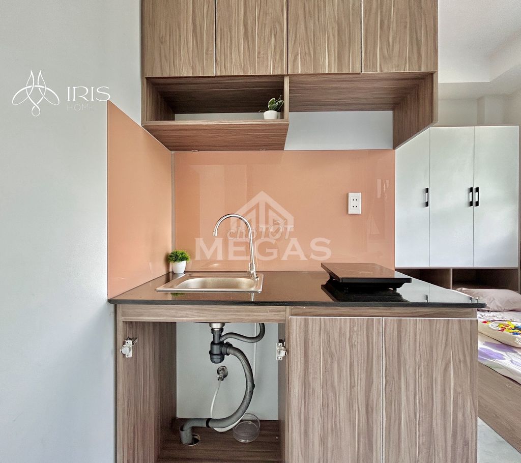 Cheap balconies studio. Full elevator furniture in the apartment of ioisoho District 2.