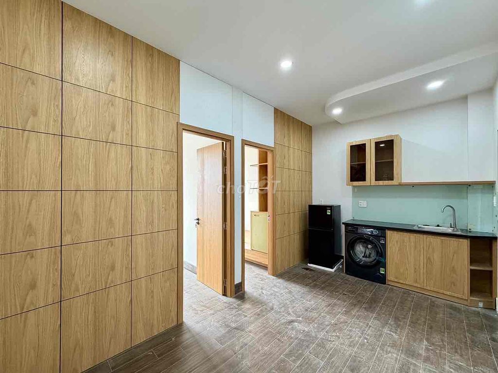Two bedrooms, one room view river and a balcony balconies