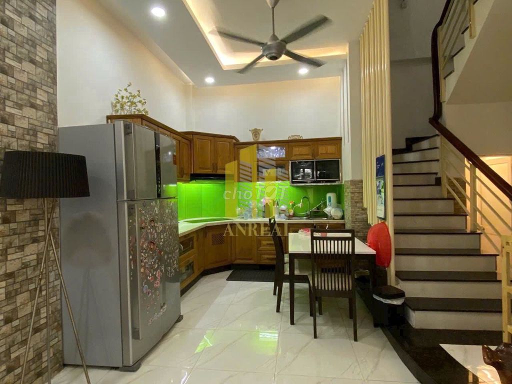 Rent enough furniture in Thảo Điền - 38 million.