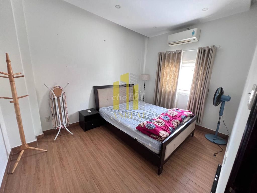Rent enough furniture in Thảo Điền - 38 million.