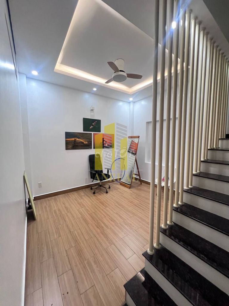 Rent enough furniture in Thảo Điền - 38 million.