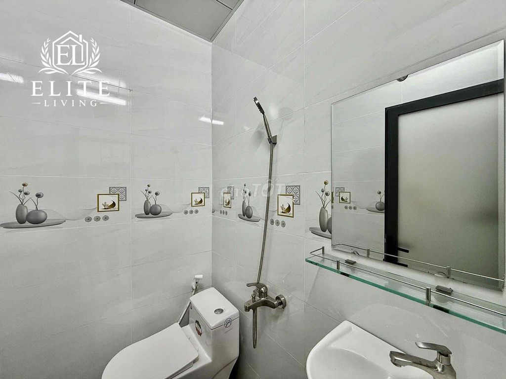 low-cost sky windows ’ balcony