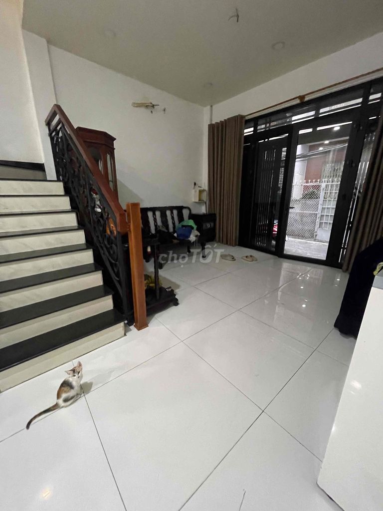 To rent 5*12 new furniture