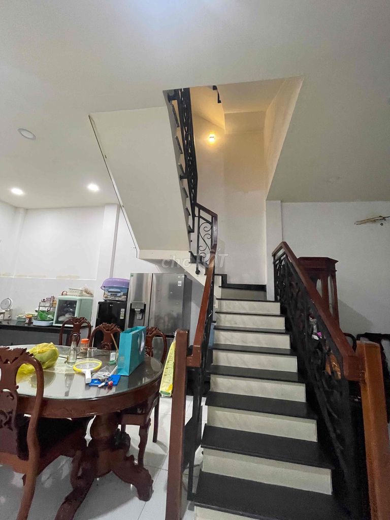 To rent 5*12 new furniture