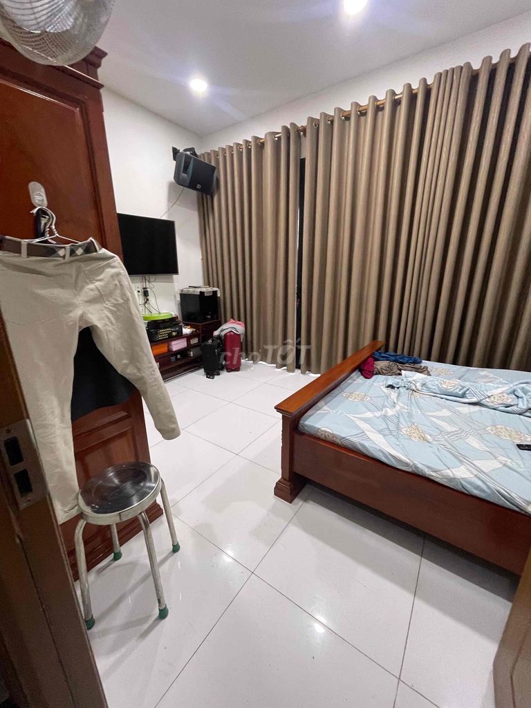 To rent 5*12 new furniture